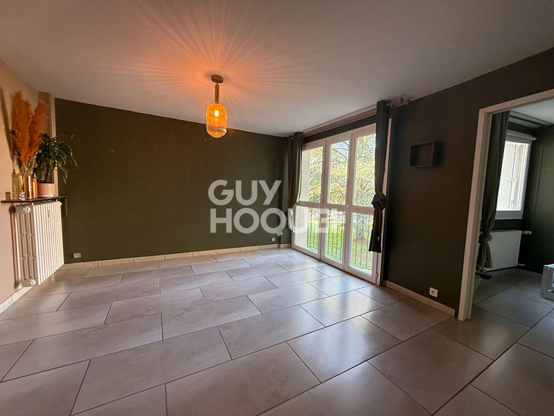 Appartement - 82 m² - 3 pièces