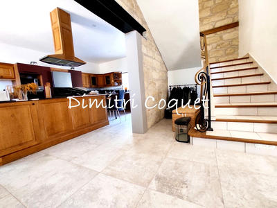 Propriété - 200 m² - 5 pièces