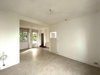 Maison - 205 m² - 10 pièces