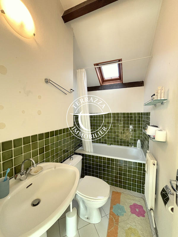 Duplex - 207 m² - 9 pièces