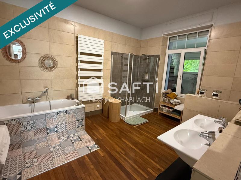 Maison de maîtres - 230 m² - 9 pièces