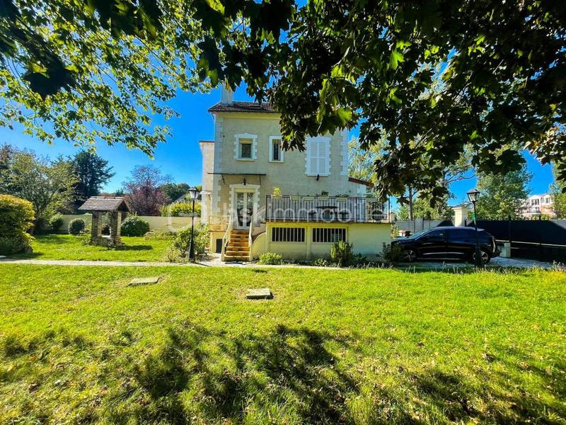 Maison ancienne - 240 m² - 9 pièces