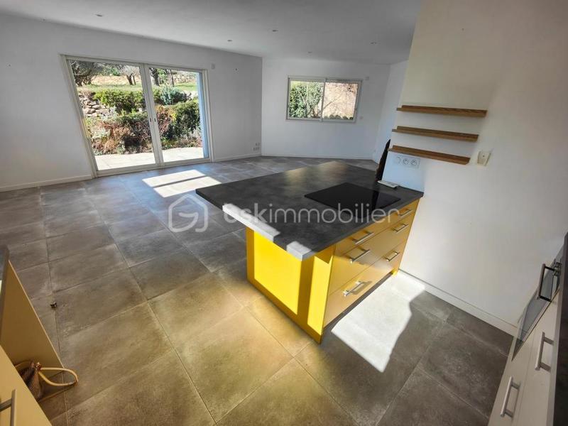 Villa - 80 m² - 4 pièces