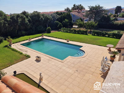 Maison - 256 m² - 10 pièces