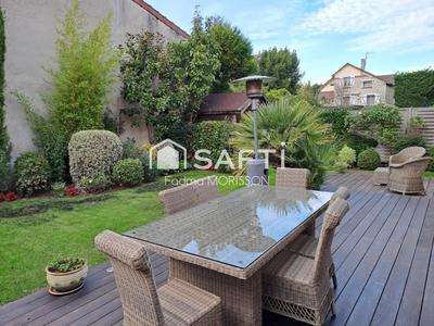 Maison - 207 m² - 7 pièces