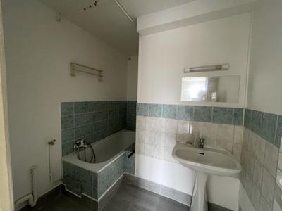 Studio - 30 m² - 1 pièce