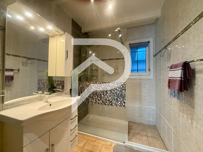 Villa - 100 m² - 4 pièces