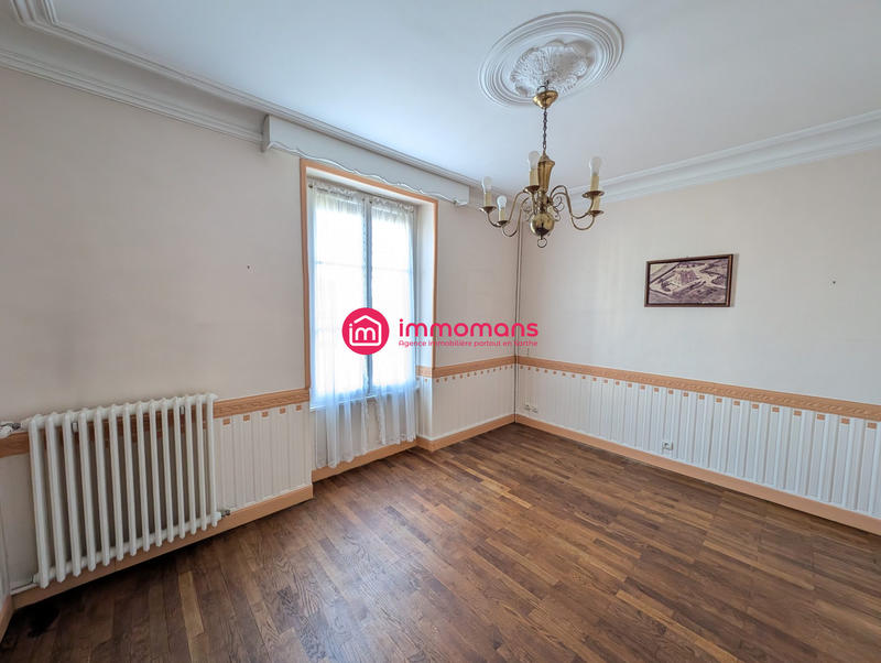 Maison - 220 m² - 9 pièces