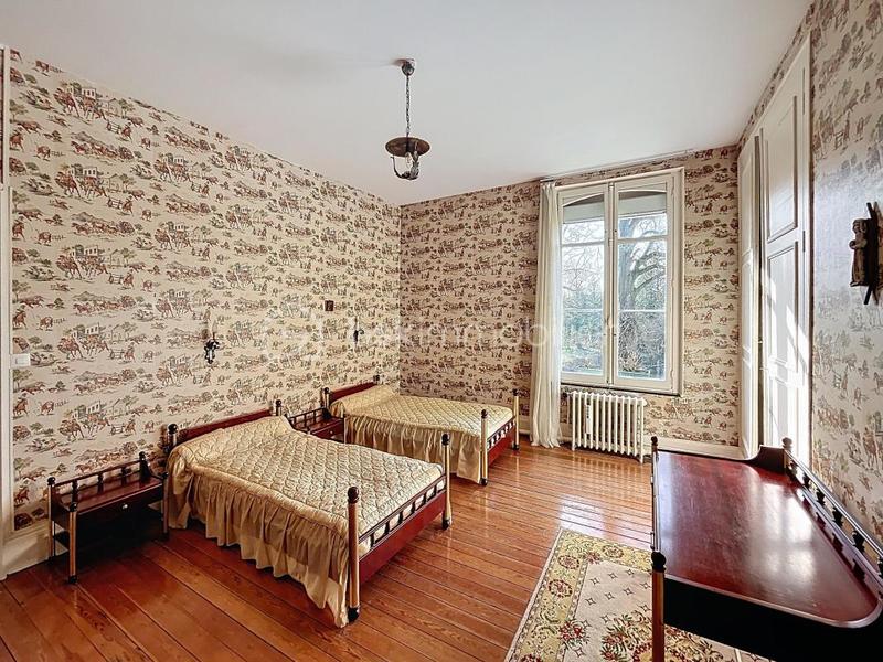 Maison de maîtres - 335 m² - 10 pièces