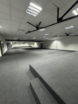 Local commercial - 200 m²