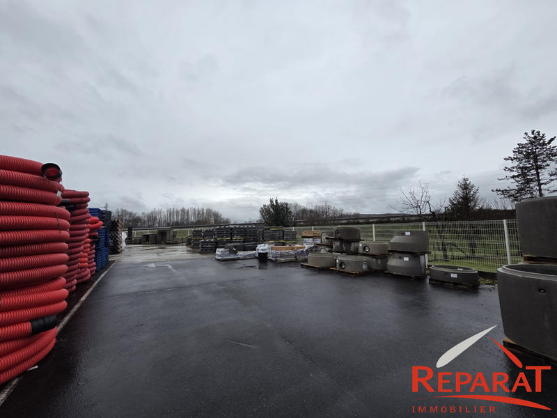 Local commercial - 1 100 m²