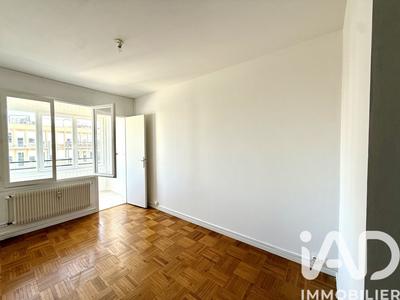 Appartement - 92 m² - 5 pièces