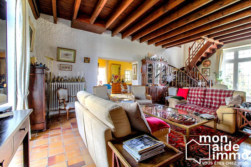 Maison - 311 m² - 7 pièces