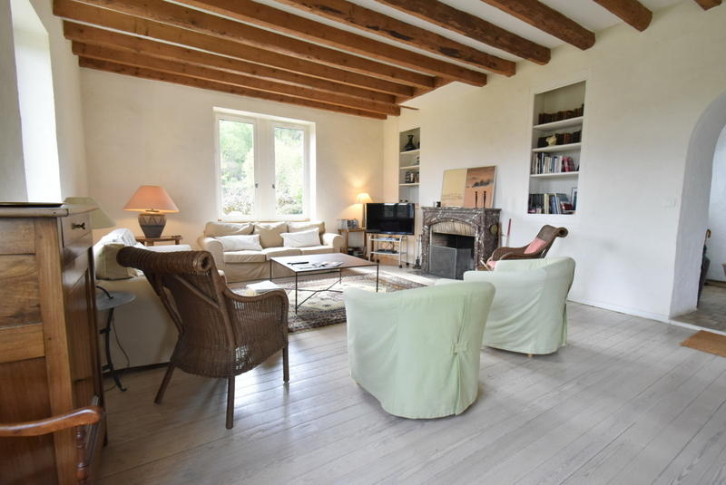 Maison - 330 m² - 10 pièces