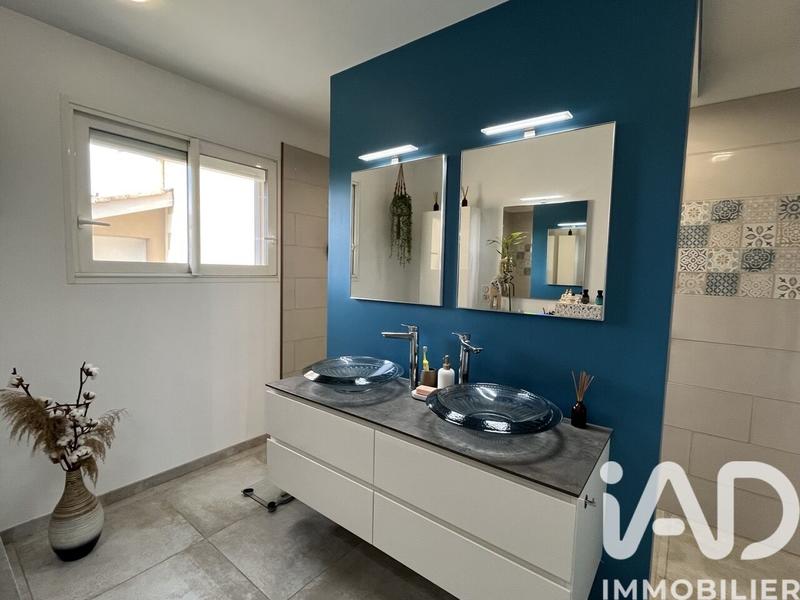 Maison - 240 m² - 11 pièces