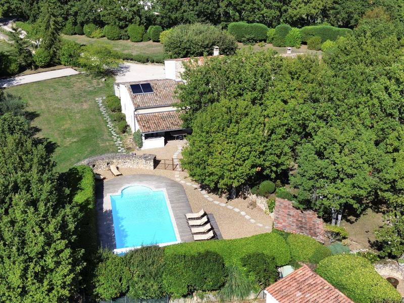 Maison - 231 m² - 11 pièces