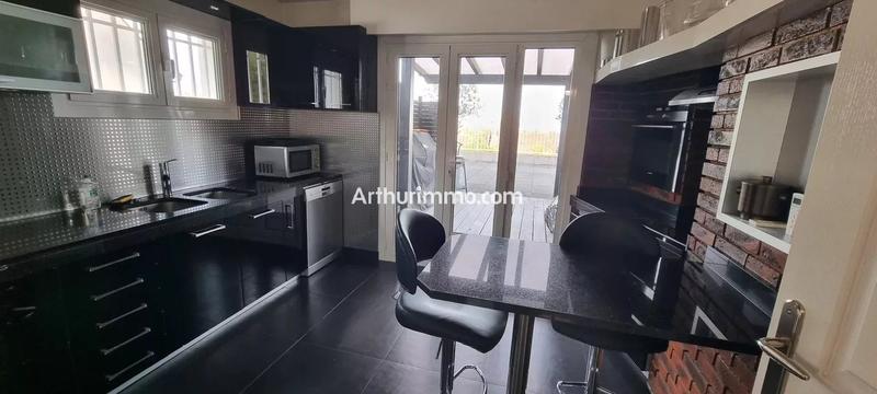 Maison - 210 m² - 7 pièces