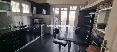 Maison - 210 m² - 7 pièces