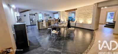 Maison - 370 m² - 8 pièces