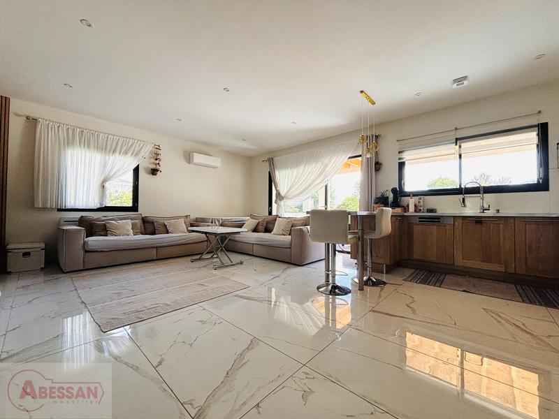 Villa - 100 m² - 4 pièces