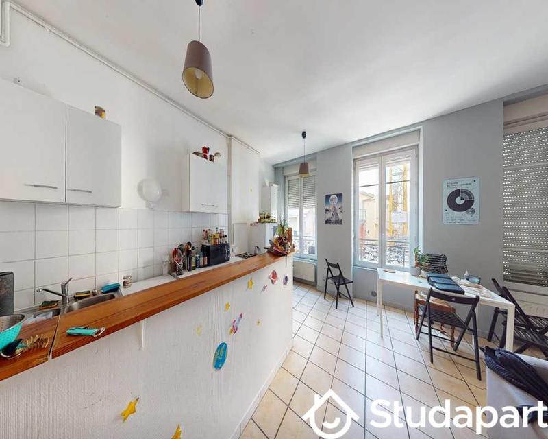 Chambre - 90 m² - 1 pièce