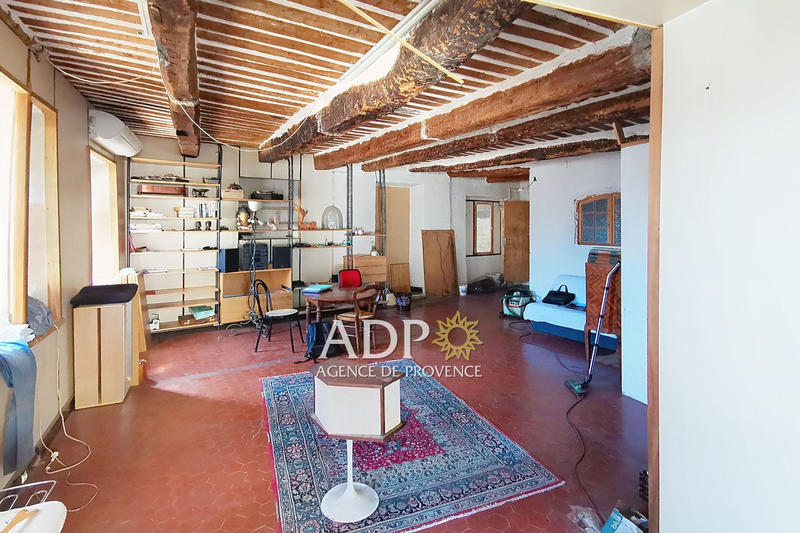 Local commercial - 921 m²