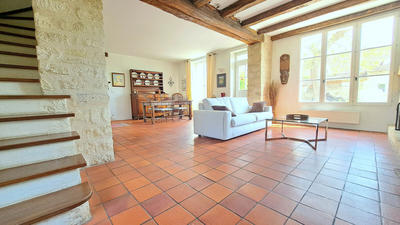 Maison - 201 m² - 7 pièces