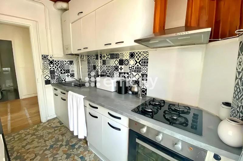 Appartement - 90 m² - 5 pièces