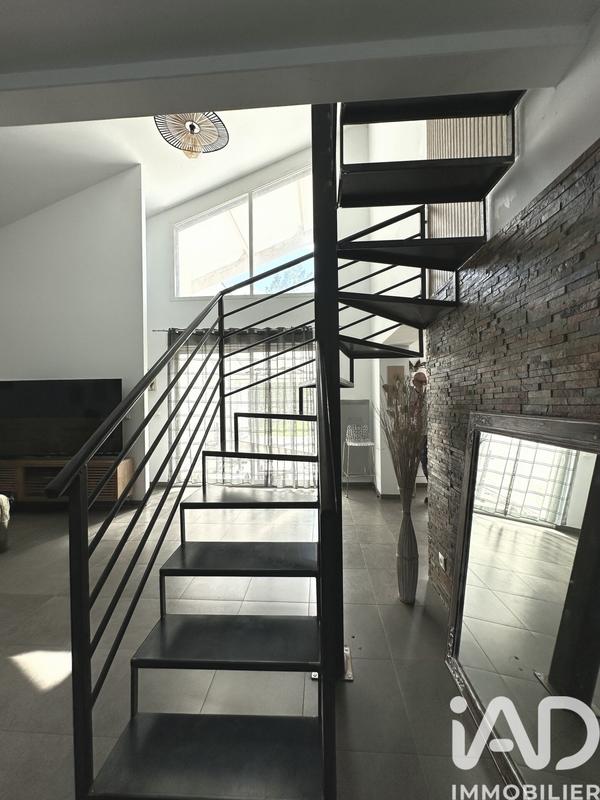 Maison - 213 m² - 7 pièces