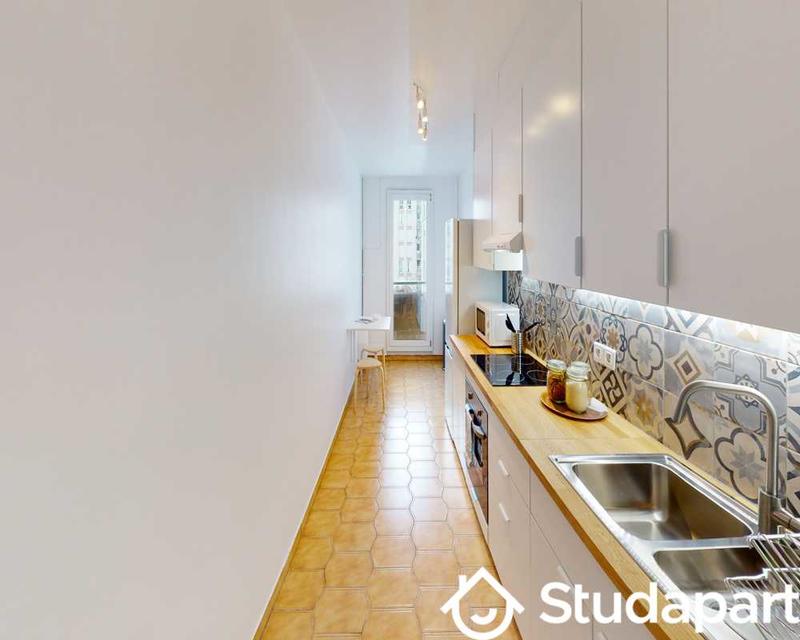 Chambre - 80 m² - 1 pièce