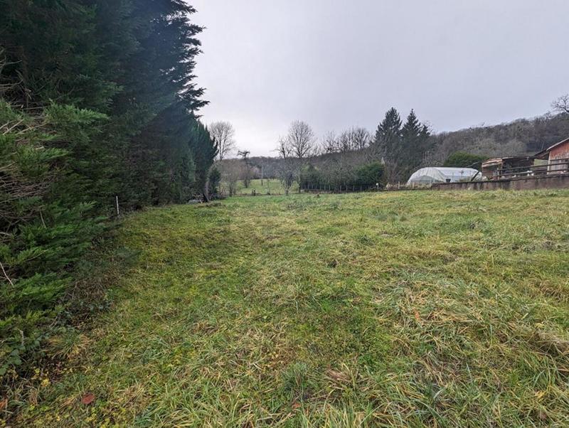 Terrain constructible - 1 052 m²