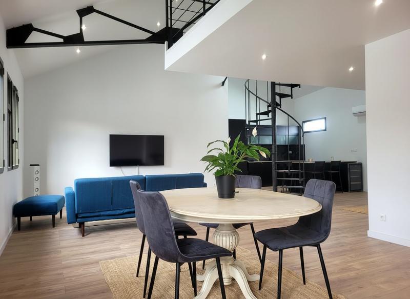 Loft - 110 m² - 4 pièces