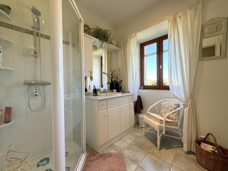 Maison - 220 m² - 6 pièces