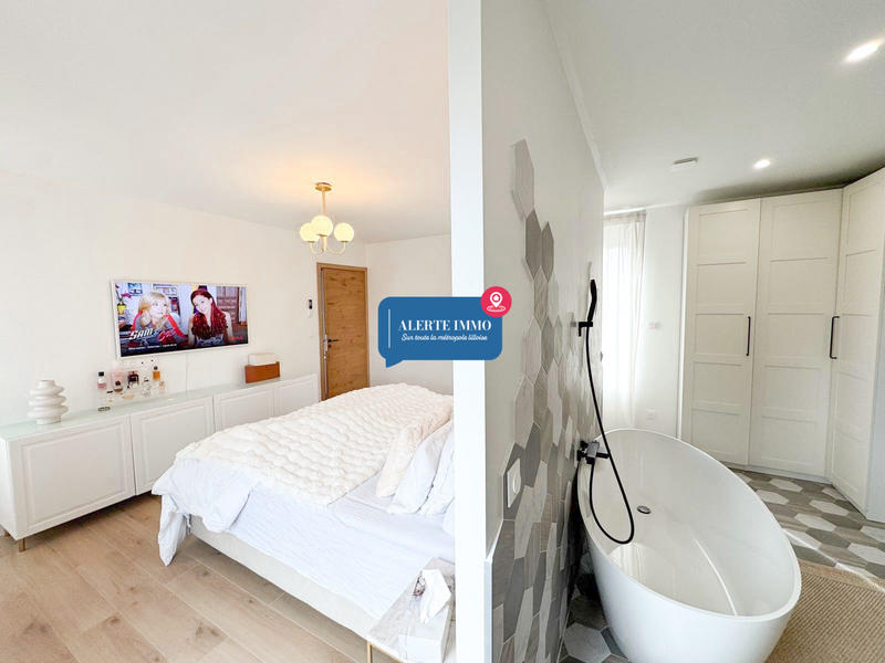 Maison - 316 m² - 10 pièces