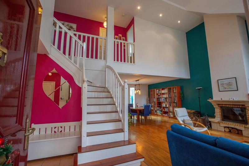 Maison - 205 m² - 8 pièces