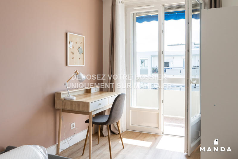 Chambre - 11 m² - 6 pièces