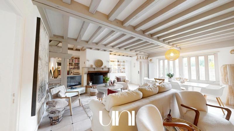 Maison - 230 m² - 9 pièces