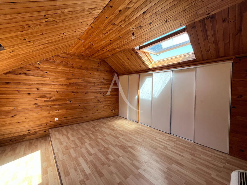 Maison - 180 m² - 5 pièces