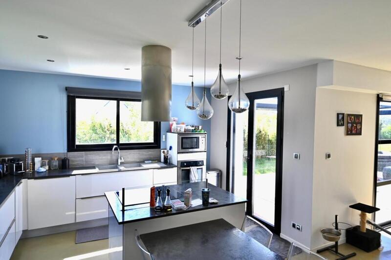 Maison - 184 m² - 7 pièces