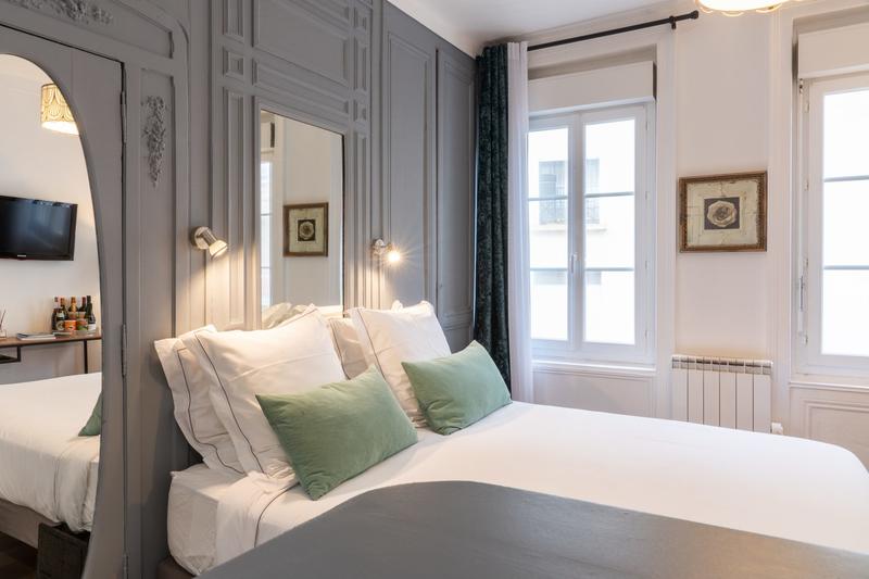 Maison - 280 m² - 10 pièces