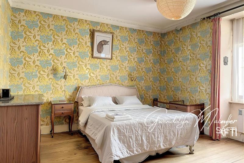 Maison - 163 m² - 8 pièces