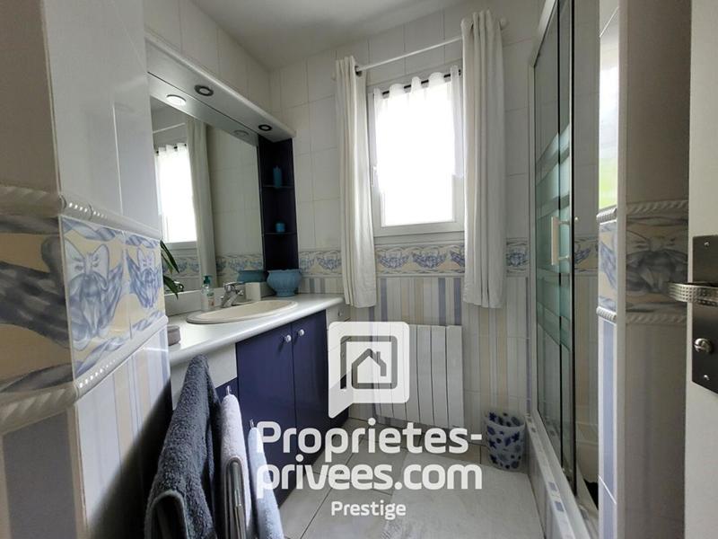 Demeure - 196 m² - 6 pièces