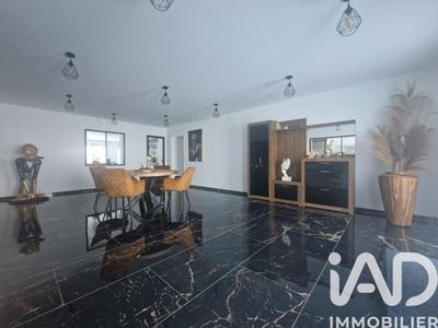 Maison - 515 m² - 16 pièces