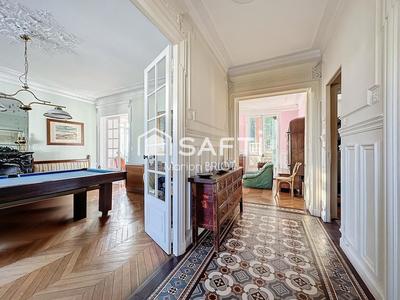 Maison de maîtres - 278 m² - 13 pièces