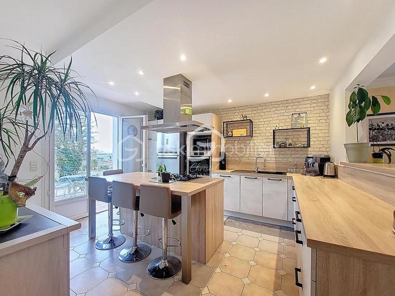 Maison - 143 m² - 5 pièces