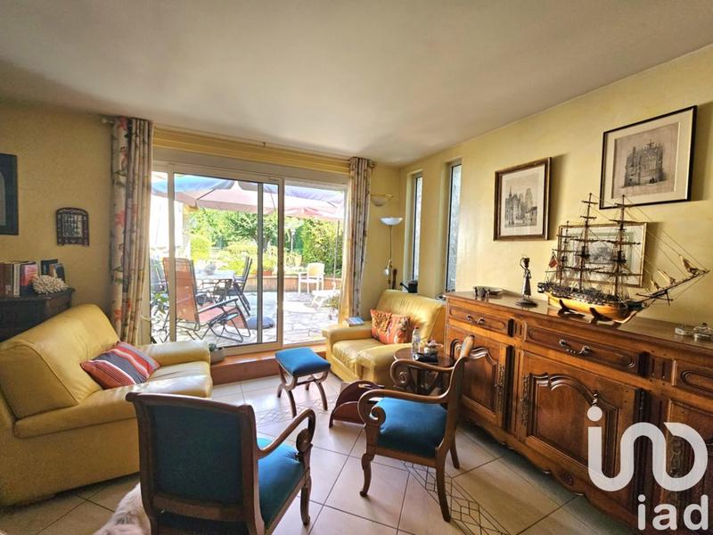 Maison - 220 m² - 8 pièces