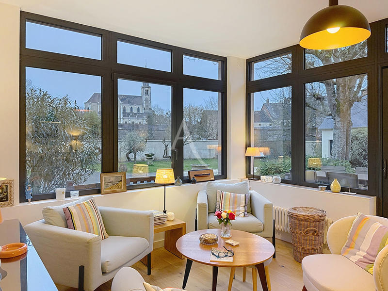 Maison - 203 m² - 11 pièces