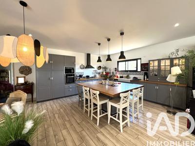 Maison - 198 m² - 5 pièces