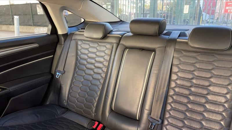 Ford Mondeo 2.0 187 e-Cvt Vignale - Automatique Toit ouvrant