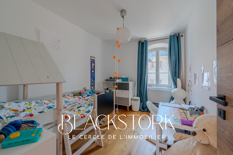 Maison - 220 m² - 7 pièces